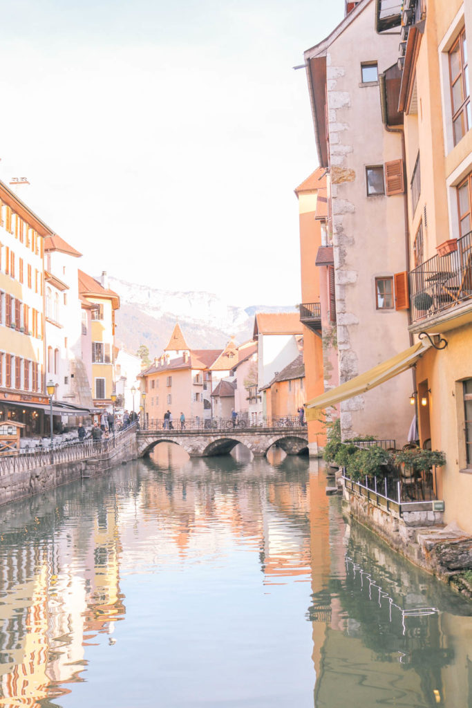 Guide to the charming fairy tale town of Annecy, France: the best things to do and where to eat