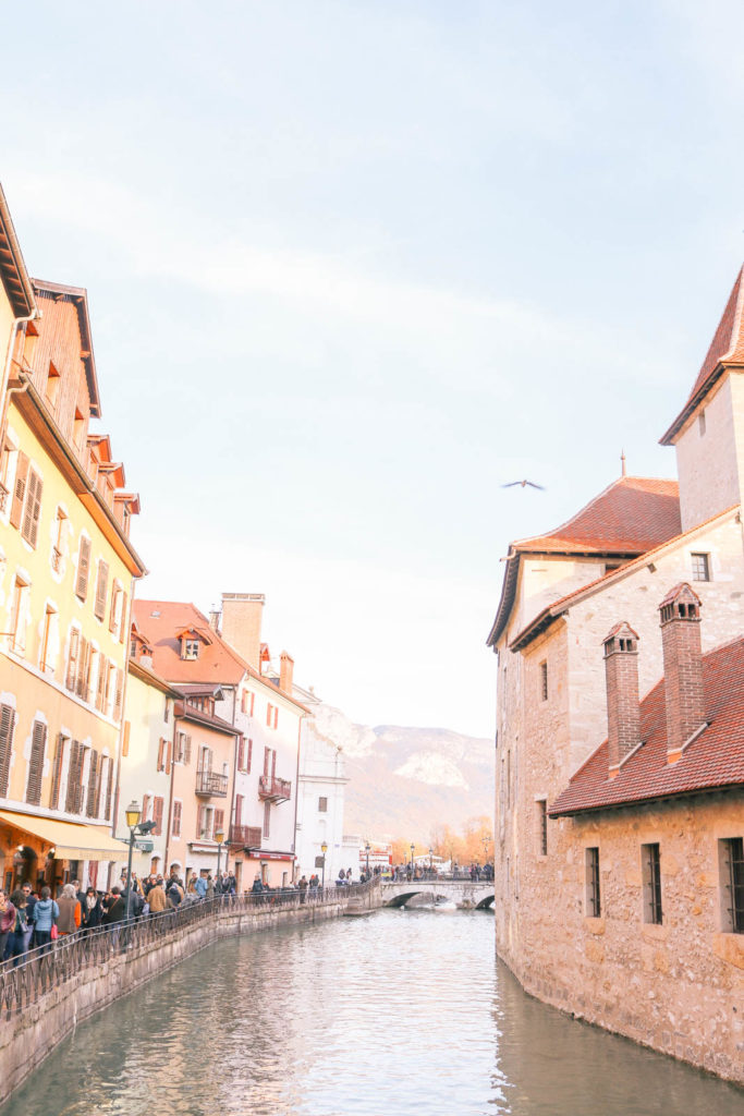 Guide to the charming fairy tale town of Annecy, France: the best things to do and where to eat