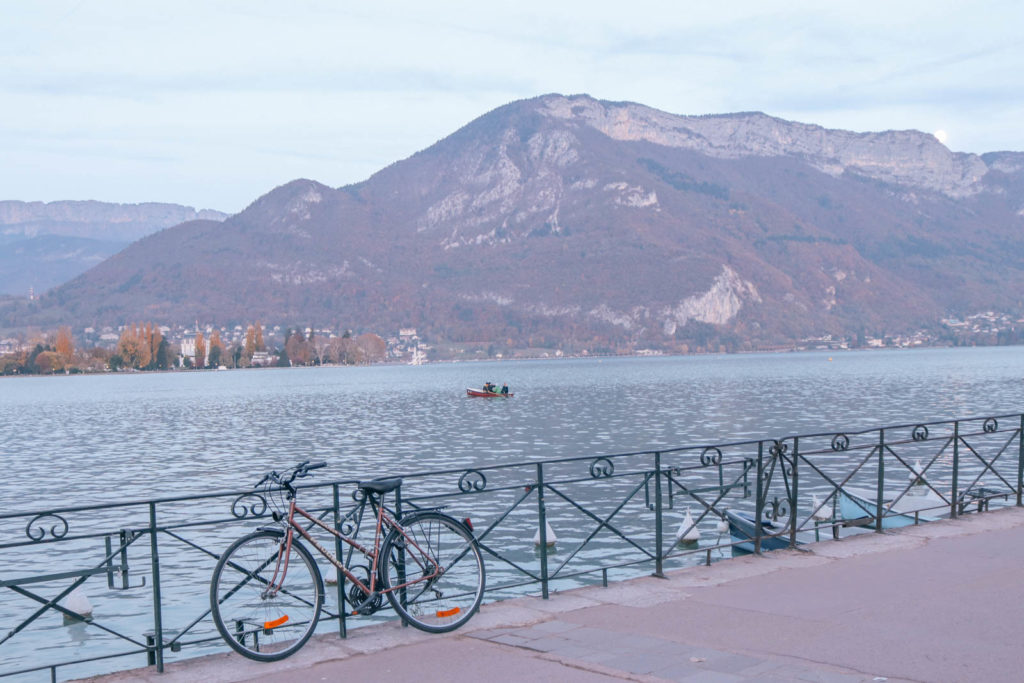 Guide to the charming fairy tale town of Annecy, France: the best things to do including kissing at Lover's Bridge