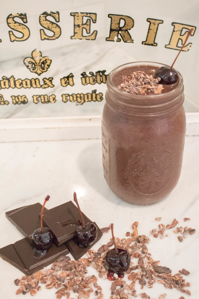 Chocolate Cherry Smoothie, very healthy, easy, filling, and satisfying breakfast, perfect for on the go. Includes protein, fiber, fat, superfoods like maca and cacao and greens according to the #fab4 method that will keep you full and help keep your blood sugar balanced. So healthy!
