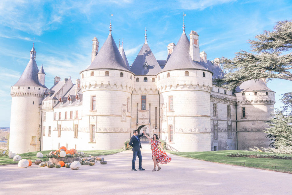 How we take travel photos as a couple