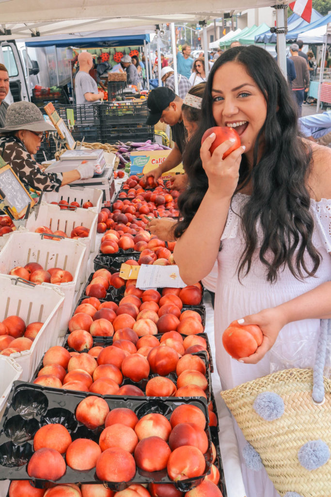 The best tips to shop a farmers market like a pro and get the best deals and produce