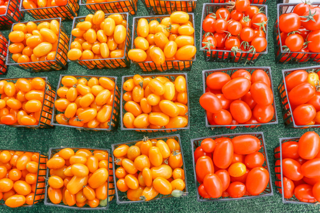 The best tips to shop a farmers market like a pro and get the best deals and produce