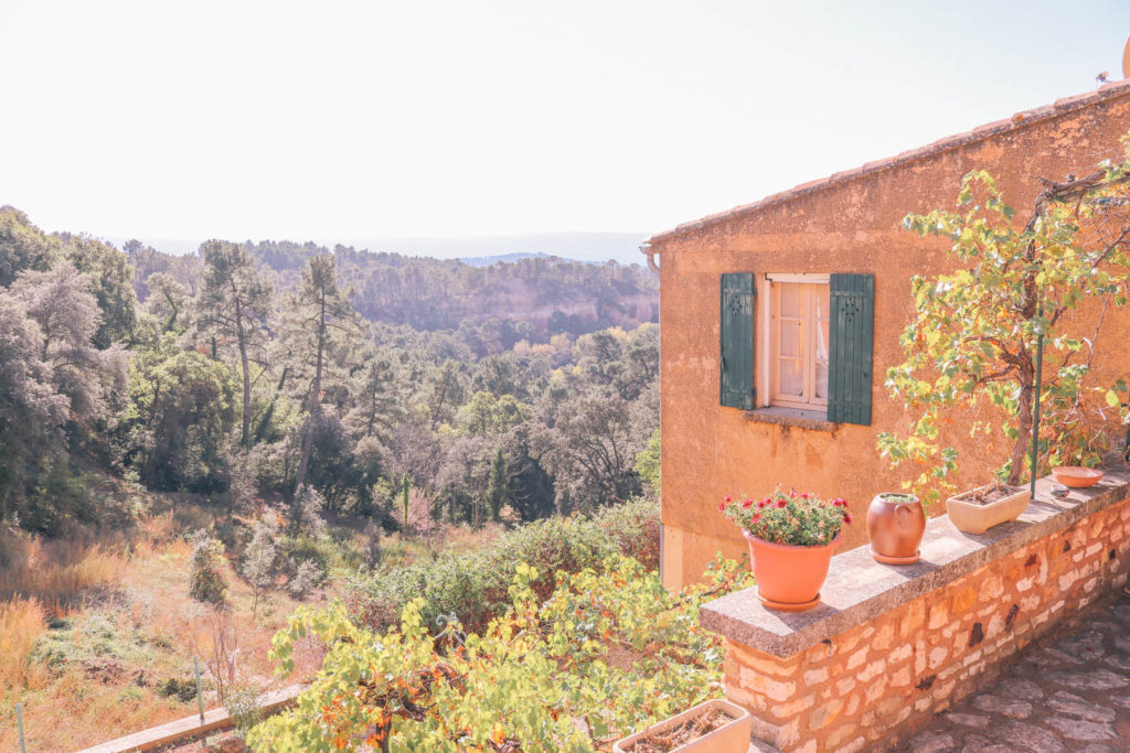 Ultimate guide to the picturesque villages in Luberon, France, which may be the best part of Provence