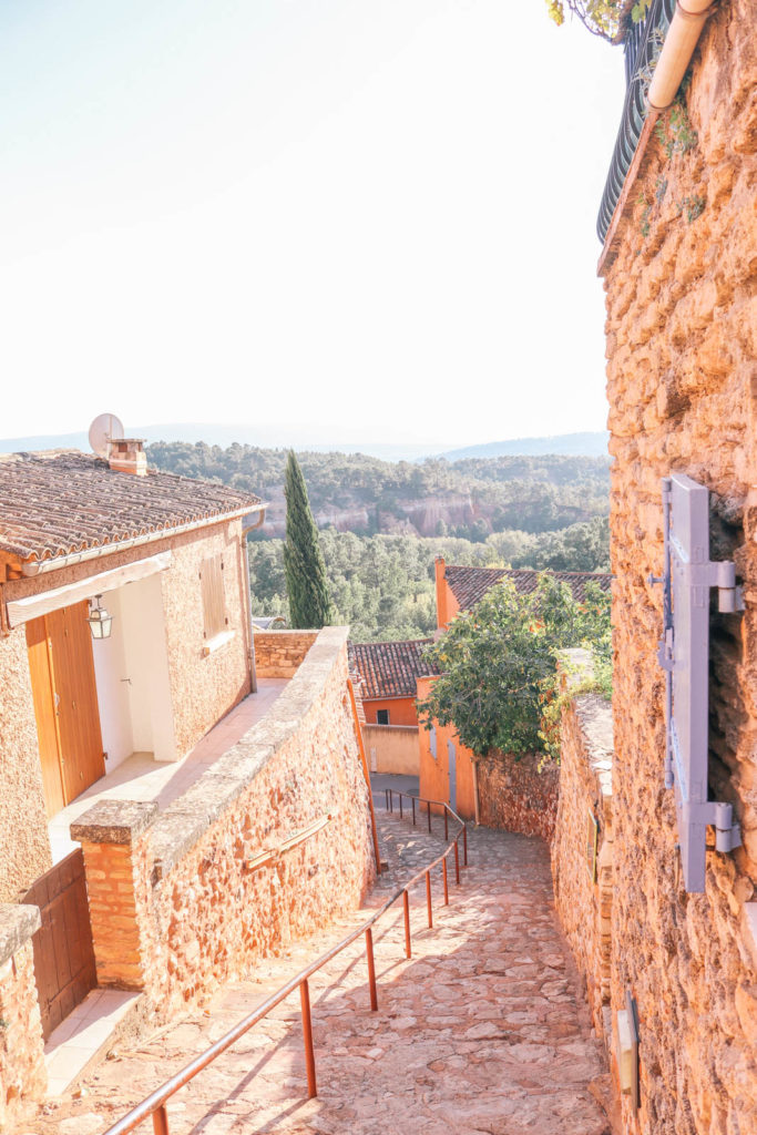 Ultimate guide to the picturesque villages in Luberon, France, which may be the best part of Provence