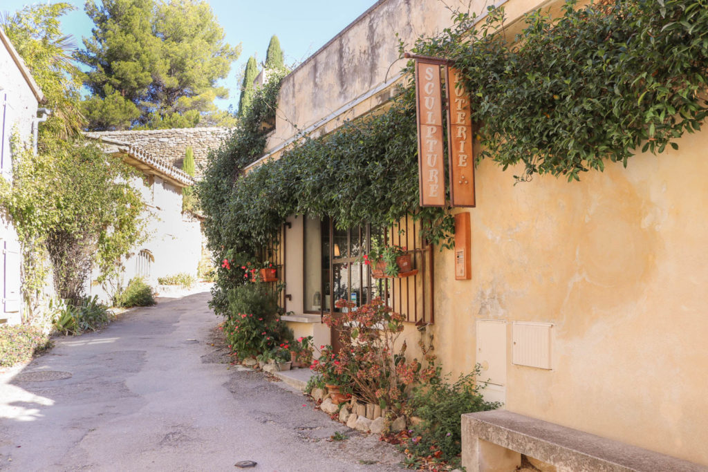 Ultimate guide to the picturesque villages in Luberon, France, which may be the best part of Provence