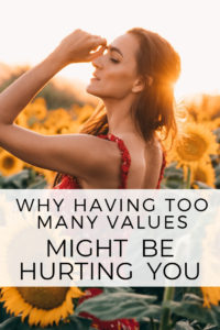 How to identify your core values to live your best life. This happiness life hack will help you make better decisions, improve your happiness, and help you live each day with meaning and purpose